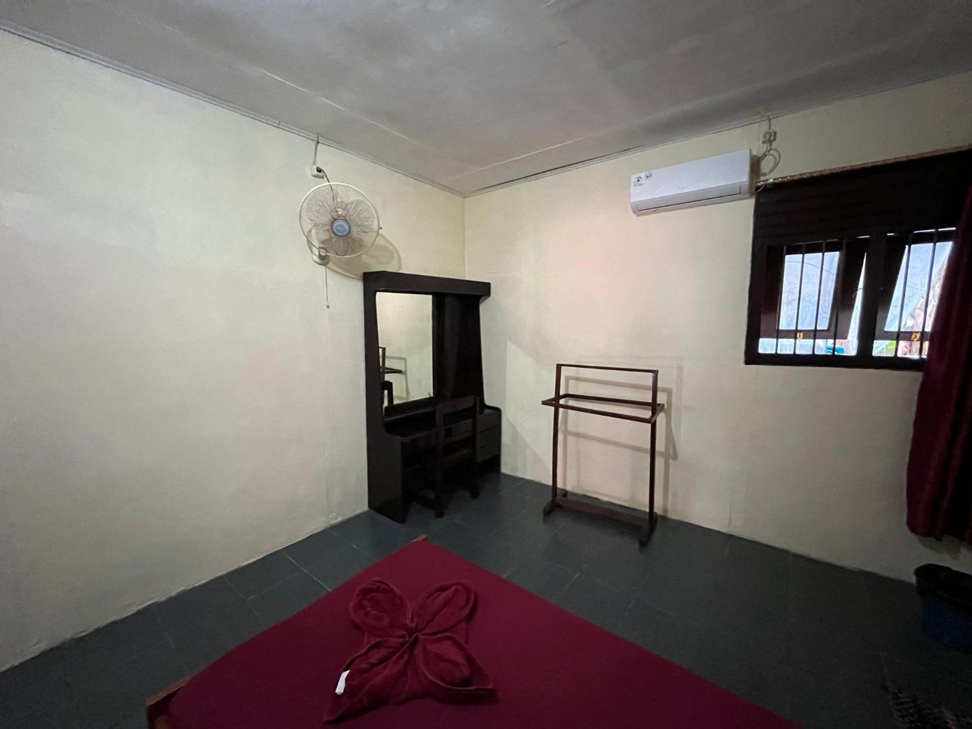 El Homestay Bunaken Bagian luar foto